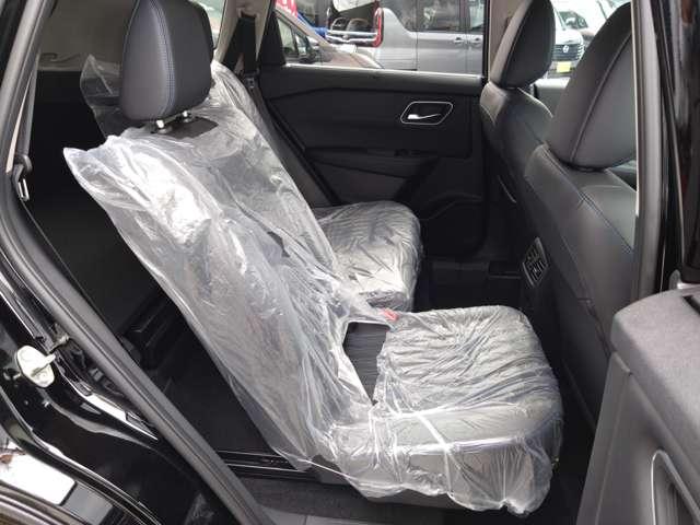 エクストレイル オーテック　アドバンスドパッケージ　ｅ－４ＯＲＣＥ　１．５　ＡＵＴＥＣＨ　アドバンスト　パッケージ　ｅ－４ＯＲＣＥ　４ＷＤ　雹害車／コネクトナビ／黒革シート／プロパイ（18枚目）