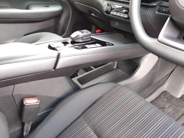 ノート X 9インチナビ/アラウンドビューモニター/後側方車両検知警報 力強さ、なめらかさ、静かさ、すべてが進化した電気の走り。全方位運転支援システムが安心感を後押しする第二世代e-POWERノート(69枚目)