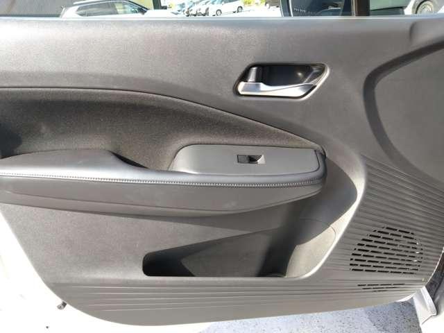 ノート X コネクトナビ/プロパイロット/アラウンドビューモニター/スマートミラー 力強さ、なめらかさ、静かさ、すべてが進化した電気の走り。全方位運転支援システムが安心感を後押しする第二世代e-POWERノート(27枚目)