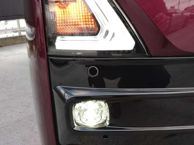 ルークス 660 ハイウェイスターX プロパイロットエディション 元試乗車/スマートルームミラー/両側電動ス 自動車専用道路で先行車両との車間距離を一定に保つようにハンドル操作を支援し、ドライバーの運転をサポートする、同一車線運転支援技術「プロパイロット」搭載(22枚目)