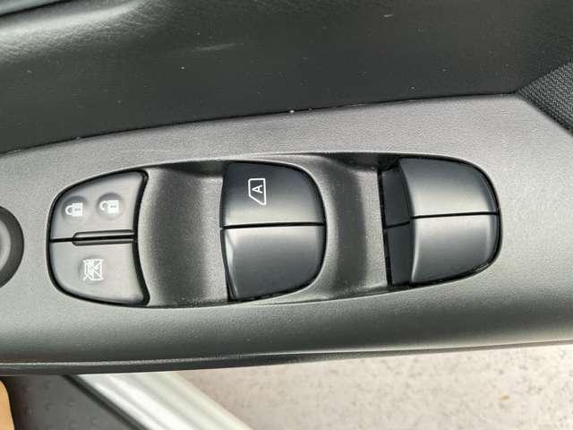 セレナ ｅ－パワー　ハイウェイスターＶ　１．２　ｅ－ＰＯＷＥＲ　ハイウェイスター　Ｖ　両側電動スライドドア／純正ナビバックモニ（23枚目）