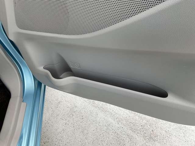 デイズルークス X 被害軽減ブレーキ 横滑防止装置 全周囲カメラ 日産純正メモリーナビ CDDVD再生 Bluetooth接続 プライバシーガラス 後席ロールサンシェイド 電動格納式ドアミラー ドラレコ前 オートエアコン(26枚目)