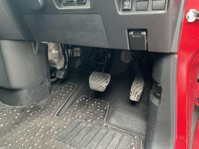 �T�C�h�u���[�L�̓t�b�g�u���[�L�ɂȂ�܂��B