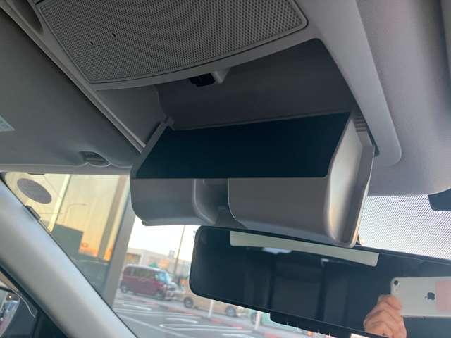 �T���O���X�z���_�[�𑕔����Ă��܂��B