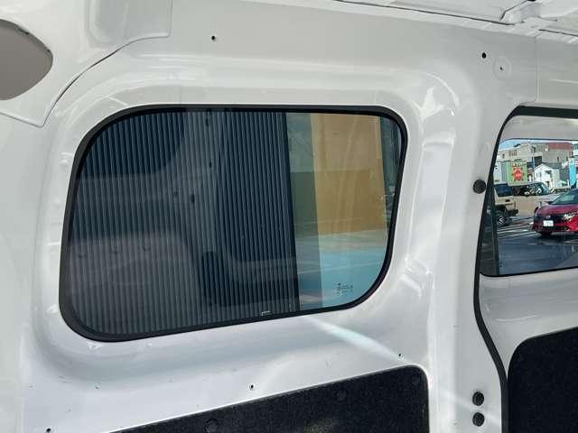 �v���ʂ�̉׎��A�����W�������郉�Q�b�W���[�e�B���e�B�[�i�b�g�㉺�T�J��