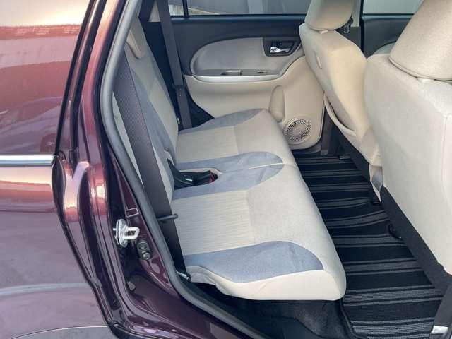 �R���p�N�g�ȎԂł����A��Ȃ��[���ȃX�y�[�X���m�ۂ��Ă��܂��B������Ԃ��L�������b�N�X���ăh���C�u���y���߂܂��B