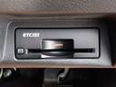 ナビ連動型ETC2.0を装備。DSRC通信方式によって双方向通信することでカーナビと高速道路がリアルタイムに情報連携して、便利で快適なドライブ体験を提供します。