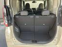 バックドアは大きく開きます。定員乗車時でも十分広いラゲッジスペースを確保しています
