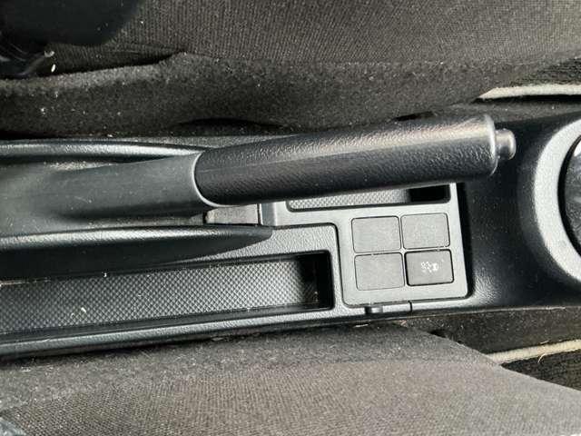 ヴィッツ Ｆ　セーフティーエディションＩＩＩ　１．０　Ｆ　セーフティ　エディションＩＩＩ　セ－フティパッケイジ　社外メモリ－ナビ　バックモニタ－　ＬＥＤヘッドライト　インテリジェントキ－（14枚目）