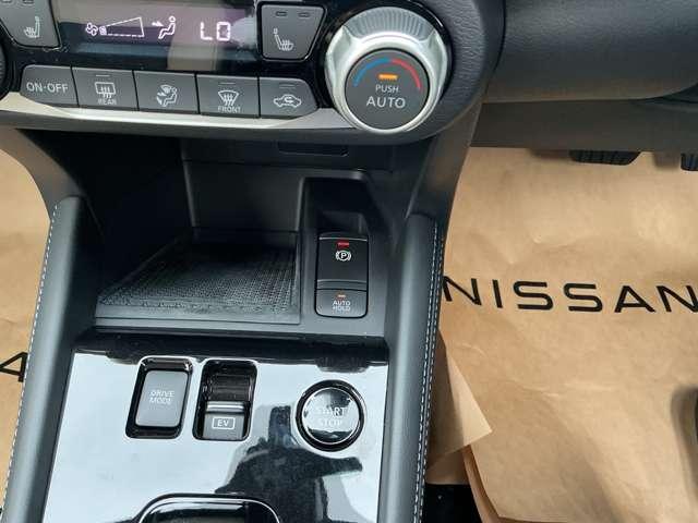 キックス 1.2 X ツートーン インテリアエディション (e-POWER) 雹害車 シ-トヒ-タ- SOSコール LEDヘ(13枚目)