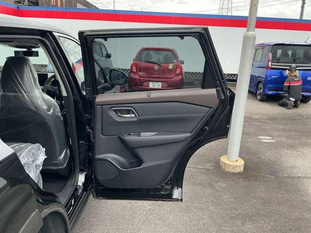 エクストレイル Ｇ　ｅ－４ＯＲＣＥ　１．５　Ｇ　ｅ－４ＯＲＣＥ　４ＷＤ　雹害車　メ－カ－ナビ　ＳＯＳコール　ＬＥＤヘッドライト　エマジェンシ－ブレ－キ　アランドビュ－モニタ－　アクティブヘッドランプ（51枚目）