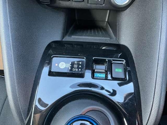 リーフ X Vセレクション 前後シ-トヒ-タ- プロパイロット エマジェンシ-ブレ-キ アランドビュ-モニタ- オ-トマチックハイビ-ム オ-トエアコン ドライブレコ-ダ-(13枚目)