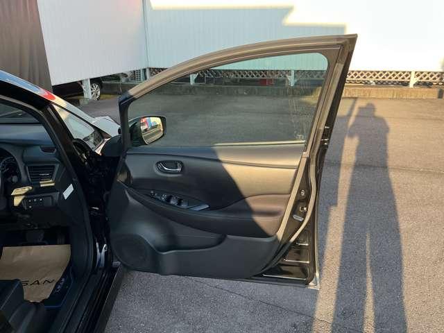 リーフ X Vセレクション 前後シ-トヒ-タ- プロパイロット エマジェンシ-ブレ-キ アランドビュ-モニタ- オ-トマチックハイビ-ム オ-トエアコン ドライブレコ-ダ-(50枚目)