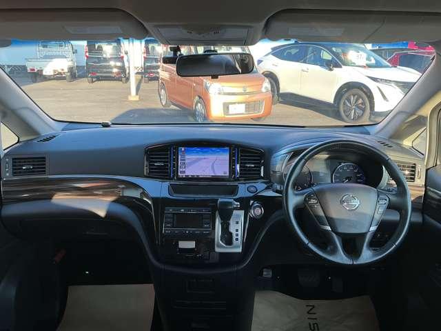 エルグランド ２５０ハイウェイスターＳ　ニスモローダウンキット　メモリ－ナビ　バックモニタ－　ＬＥＤヘッドライト　ドライブレコ－ダー　オ－トクル－ズ　オ－トエアコン（4枚目）