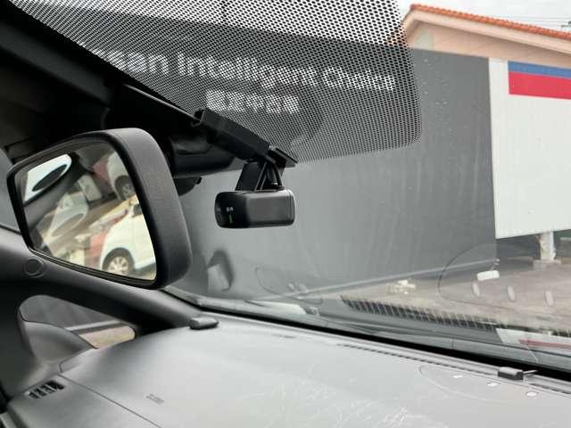 リーフ Ｘ　前後ドライブレコ－ダ　シ－トヒ－タ－フロント　エマジェンシ－ブレ－キ　メモリ－ナビ　バックモニタ－　クル－ズコントロ－ル　オ－トマチックハイビ－ム（8枚目）