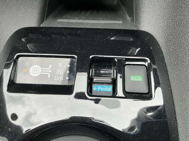 リーフ Ｘ　前後ドライブレコ－ダ　シ－トヒ－タ－フロント　エマジェンシ－ブレ－キ　メモリ－ナビ　バックモニタ－　クル－ズコントロ－ル　オ－トマチックハイビ－ム（14枚目）