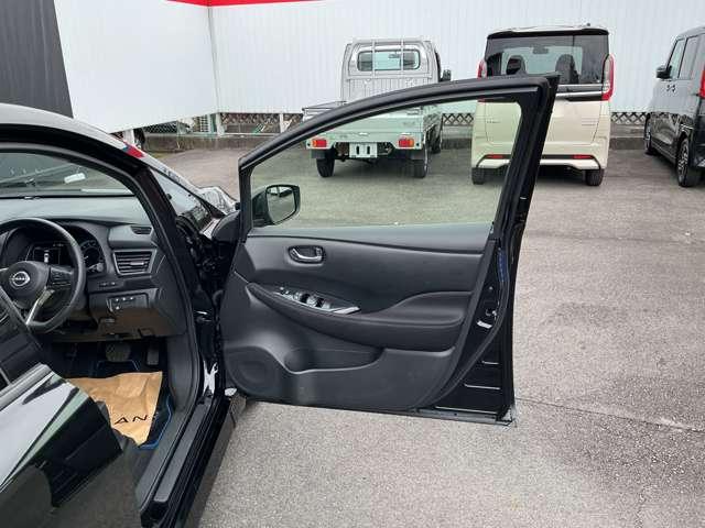 リーフ Ｘ　前後ドライブレコ－ダ　シ－トヒ－タ－フロント　エマジェンシ－ブレ－キ　メモリ－ナビ　バックモニタ－　クル－ズコントロ－ル　オ－トマチックハイビ－ム（46枚目）