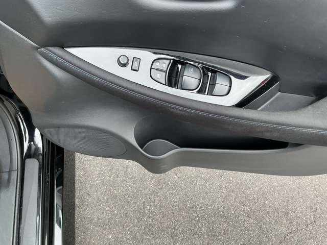 リーフ Ｘ　前後ドライブレコ－ダ　シ－トヒ－タ－フロント　エマジェンシ－ブレ－キ　メモリ－ナビ　バックモニタ－　クル－ズコントロ－ル　オ－トマチックハイビ－ム（47枚目）