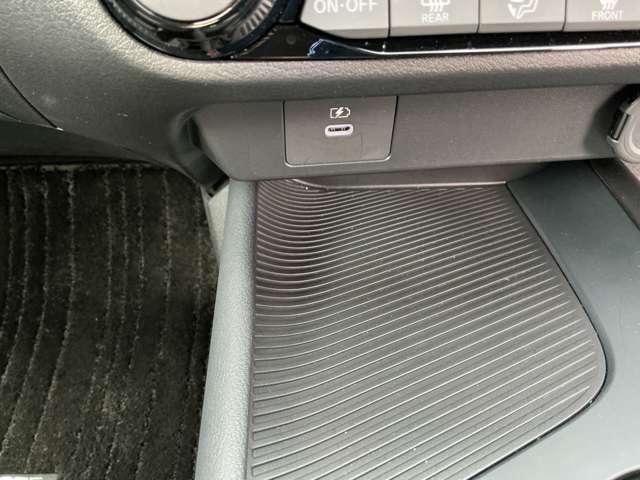 ノート Ｘ　１．２　Ｘ　メモリ－ナビ　バックモニタ－　ハンドルスイッチ　エマジェンシ－ブレ－キ　ＬＥＤヘッドライト　オ－トマチックハイビ－ム（15枚目）