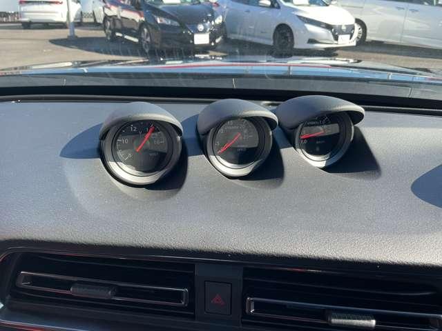 フェアレディＺ バージョンＳＴ　３．０　バージョン　ＳＴ　雹害車　マニュアル６速ミッション　ＳＯＳコール　ＬＥＤヘッドライト　エマジェンシ－ブレ－キ　バックモニタ－（8枚目）