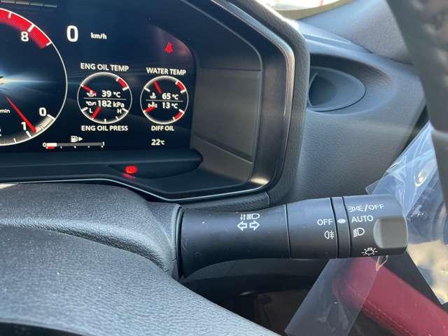 フェアレディＺ バージョンＳＴ　３．０　バージョン　ＳＴ　雹害車　マニュアル６速ミッション　ＳＯＳコール　ＬＥＤヘッドライト　エマジェンシ－ブレ－キ　バックモニタ－（16枚目）