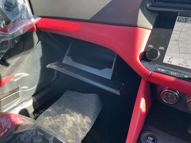 フェアレディＺ バージョンＳＴ　３．０　バージョン　ＳＴ　雹害車　マニュアル６速ミッション　ＳＯＳコール　ＬＥＤヘッドライト　エマジェンシ－ブレ－キ　バックモニタ－（26枚目）