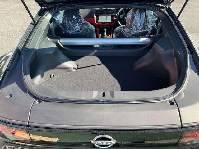 フェアレディＺ バージョンＳＴ　３．０　バージョン　ＳＴ　雹害車　マニュアル６速ミッション　ＳＯＳコール　ＬＥＤヘッドライト　エマジェンシ－ブレ－キ　バックモニタ－（44枚目）