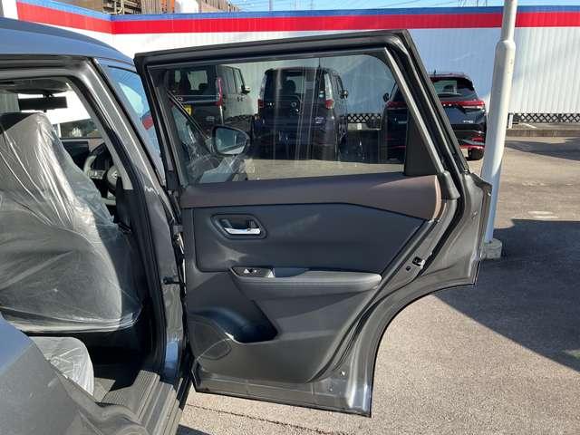 エクストレイル Ｘ　ｅ－４ＯＲＣＥ　１．５　Ｘ　ｅ－４ＯＲＣＥ　４ＷＤ　雹害車エクストリ－マ－　プロパイロット　シ－トヒ－タ－　アランドビュ－モニタ－　エマジェンシ－ブレ－キ　パワ－シ－トメモリ－（50枚目）