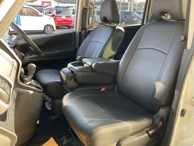 セレナ ハイウェイスターＶ　メモリーナビ・アラウンドビューモニター・ＥＴＣ・後席モニター・インテリジェントルームミラー・ナビ連動前後ドラレコ・プロパイロット・シートカバー（32枚目）