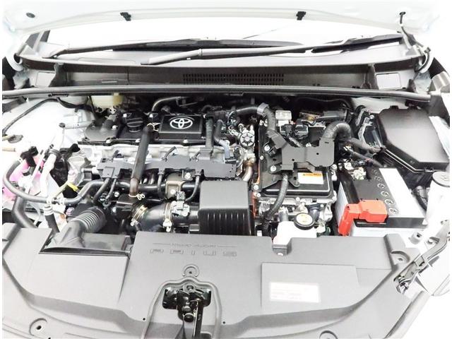 スチームがけでエンジンルームの汚れも綺麗にクリーニング！エンジンルームが綺麗ですと日常点検もしやすく、コンディションのチェックや維持の面でとってもプラスですね！