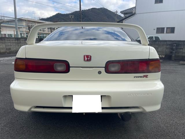 インテグラ タイプＲ　タイプＲ後期最終モデル　７５０００キロ　赤レカロシート２脚　純正キーレス　タイミングベルト交換　当時保証書取説　車検対応スポーツマフラー　内外装オリジナル（3枚目）