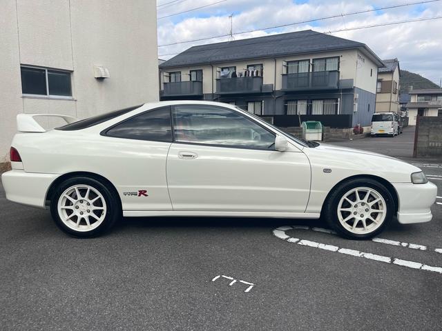 インテグラ タイプＲ　タイプＲ後期最終モデル　７５０００キロ　赤レカロシート２脚　純正キーレス　タイミングベルト交換　当時保証書取説　車検対応スポーツマフラー　内外装オリジナル（4枚目）