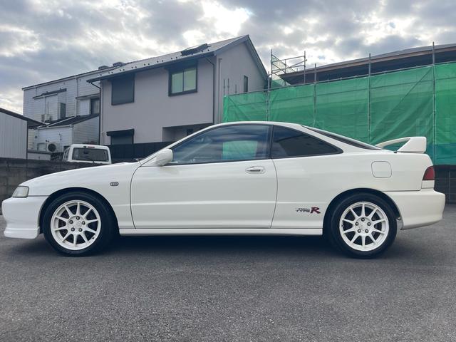 インテグラ タイプＲ　タイプＲ後期最終モデル　７５０００キロ　赤レカロシート２脚　純正キーレス　タイミングベルト交換　当時保証書取説　車検対応スポーツマフラー　内外装オリジナル（5枚目）