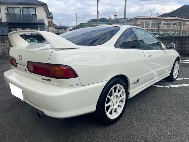 インテグラ タイプＲ　タイプＲ後期最終モデル　７５０００キロ　赤レカロシート２脚　純正キーレス　タイミングベルト交換　当時保証書取説　車検対応スポーツマフラー　内外装オリジナル（8枚目）