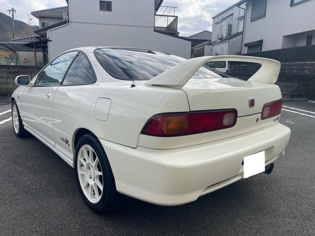 インテグラ タイプＲ　タイプＲ後期最終モデル　７５０００キロ　赤レカロシート２脚　純正キーレス　タイミングベルト交換　当時保証書取説　車検対応スポーツマフラー　内外装オリジナル（9枚目）