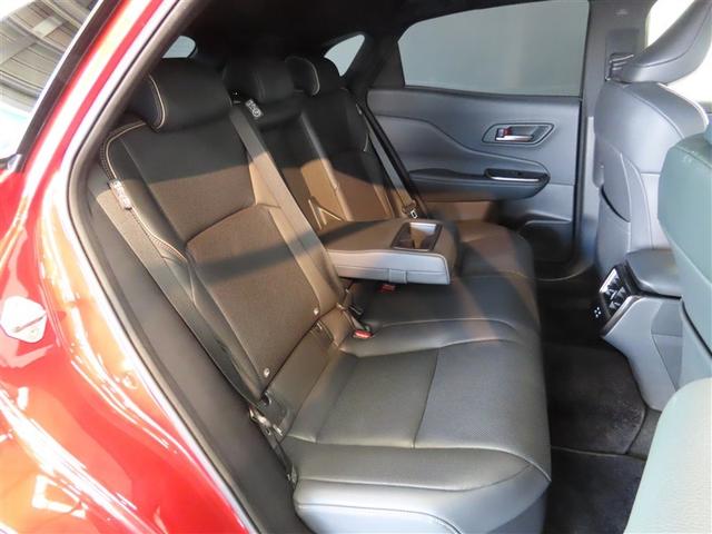 クラウンスポーツ Ｚ　４ＷＤ　革シート　ハイブリッド　ナビ＆ＴＶ　メモリーナビ　フルセグ　バックカメラ　ドラレコ　ミュージックプレイヤー接続可　衝突被害軽減システム　ＥＴＣ　電動シート　スマートキー　ＬＥＤヘッドランプ（11枚目）