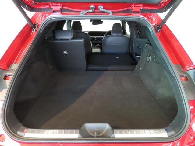 クラウンスポーツ Ｚ　４ＷＤ　革シート　ハイブリッド　ナビ＆ＴＶ　メモリーナビ　フルセグ　バックカメラ　ドラレコ　ミュージックプレイヤー接続可　衝突被害軽減システム　ＥＴＣ　電動シート　スマートキー　ＬＥＤヘッドランプ（27枚目）