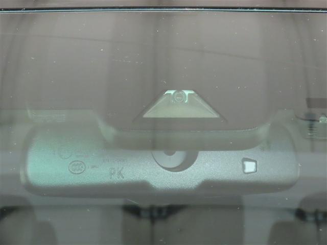 アルファードハイブリッド ＳＲ　Ｃパッケージ　４ＷＤ　ハイブリッド　ナビ＆ＴＶ　両側電動スライド　メモリーナビ　フルセグ　後席モニター　バックカメラ　ＤＶＤ再生　ミュージックプレイヤー接続可　衝突被害軽減システム　ＥＴＣ　３列シート　電動シート（2枚目）