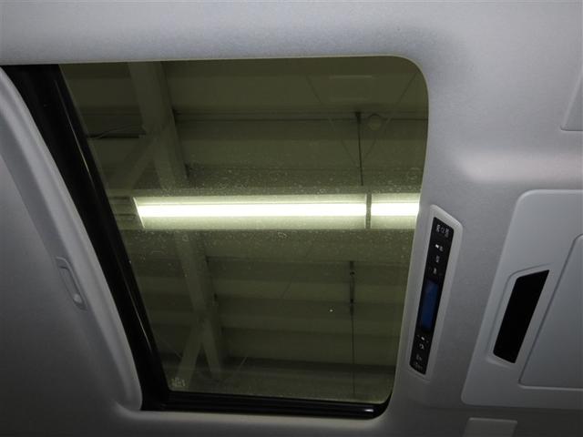 アルファードハイブリッド ＳＲ　Ｃパッケージ　４ＷＤ　サンルーフ　ハイブリッド　ナビ＆ＴＶ　両側電動スライド　メモリーナビ　フルセグ　後席モニター　バックカメラ　ＤＶＤ再生　ミュージックプレイヤー接続可　衝突被害軽減システム　ＥＴＣ　３列シート（9枚目）