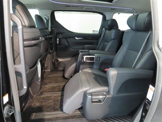 アルファードハイブリッド ＳＲ　Ｃパッケージ　４ＷＤ　サンルーフ　ハイブリッド　ナビ＆ＴＶ　両側電動スライド　メモリーナビ　フルセグ　後席モニター　バックカメラ　ＤＶＤ再生　ミュージックプレイヤー接続可　衝突被害軽減システム　ＥＴＣ　３列シート（29枚目）