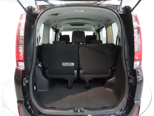 エスクァイア ハイブリッドＸｉ　ハイブリッド　ナビ＆ＴＶ　両側電動スライド　メモリーナビ　フルセグ　バックカメラ　ＤＶＤ再生　衝突被害軽減システム　ＥＴＣ　３列シート　スマートキー　ＬＥＤヘッドランプ　乗車定員７人　キーレス　ＣＤ（8枚目）