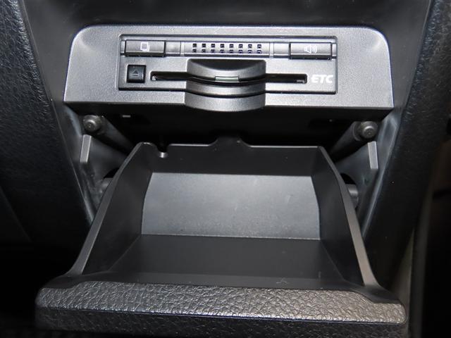 エスクァイア ハイブリッドＸｉ　ハイブリッド　ナビ＆ＴＶ　両側電動スライド　メモリーナビ　フルセグ　バックカメラ　ＤＶＤ再生　衝突被害軽減システム　ＥＴＣ　３列シート　スマートキー　ＬＥＤヘッドランプ　乗車定員７人　キーレス　ＣＤ（17枚目）