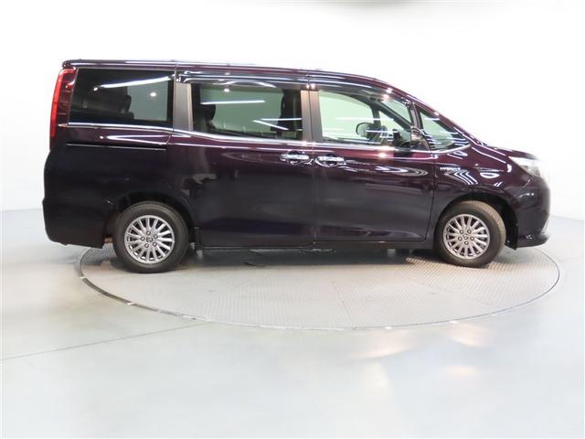 エスクァイア ハイブリッドＸｉ　ハイブリッド　ナビ＆ＴＶ　両側電動スライド　メモリーナビ　フルセグ　バックカメラ　ＤＶＤ再生　衝突被害軽減システム　ＥＴＣ　３列シート　スマートキー　ＬＥＤヘッドランプ　乗車定員７人　キーレス　ＣＤ（22枚目）