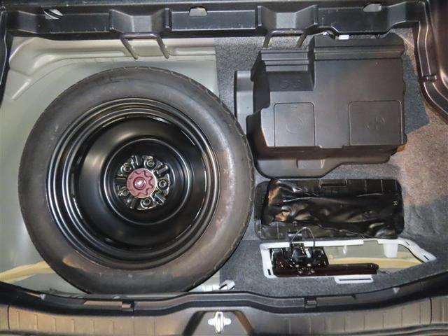 エスクァイア ハイブリッドＸｉ　ハイブリッド　ナビ＆ＴＶ　両側電動スライド　メモリーナビ　フルセグ　バックカメラ　ＤＶＤ再生　衝突被害軽減システム　ＥＴＣ　３列シート　スマートキー　ＬＥＤヘッドランプ　乗車定員７人　キーレス　ＣＤ（39枚目）