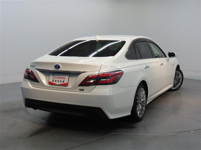 クラウンハイブリッド Ｓ　エレガンススタイル　ハイブリッド　ナビ＆ＴＶ　メモリーナビ　フルセグ　バックカメラ　ＤＶＤ再生　ミュージックプレイヤー接続可　衝突被害軽減システム　ＥＴＣ　電動シート　スマートキー　ＬＥＤヘッドランプ　キーレス　ＣＤ（7枚目）