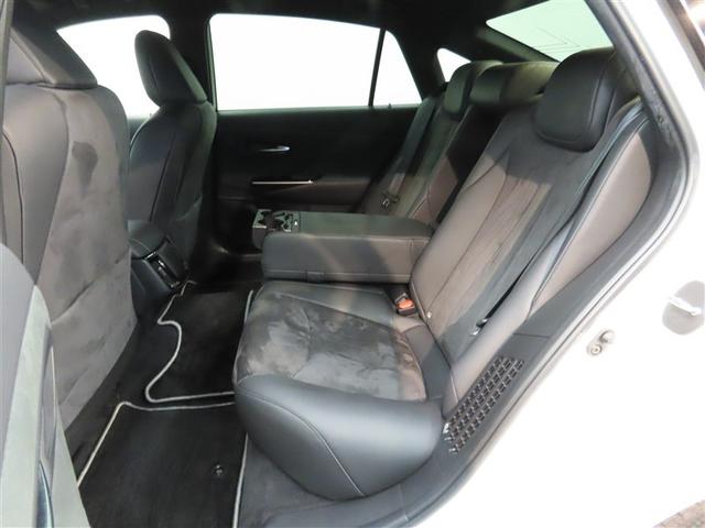 クラウンハイブリッド Ｓ　エレガンススタイル　ハイブリッド　ナビ＆ＴＶ　メモリーナビ　フルセグ　バックカメラ　ＤＶＤ再生　ミュージックプレイヤー接続可　衝突被害軽減システム　ＥＴＣ　電動シート　スマートキー　ＬＥＤヘッドランプ　キーレス　ＣＤ（29枚目）