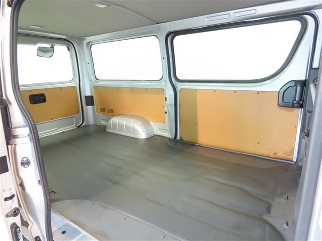 ハイエースバン ＤＸ　４ＷＤ　ディーゼル　ナビ＆ＴＶ　メモリーナビ　ワンセグ　バックカメラ　衝突被害軽減システム　ＥＴＣ　ＬＥＤヘッドランプ　キーレス　ＣＤ（10枚目）