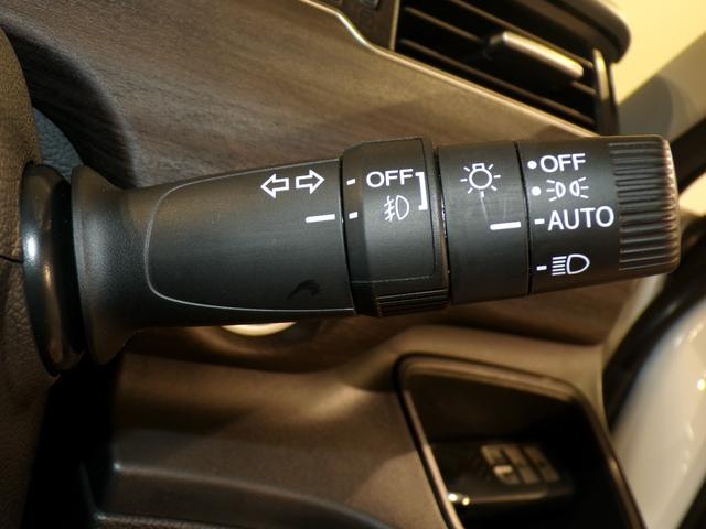 フリードハイブリッド ハイブリッド・Ｇホンダセンシング　Ｂｌｕｅｔｏｏｔｈ接続シートヒーター両側電動スライドドアドラレコＥＴＣインターナビフルセグＴＶ純正アルミホイールスマートキー　軽減ブレーキ　キーフリーシステム　１オ－ナ－　ＤＶＤ再生可能　ＥＣＯＮ（17枚目）