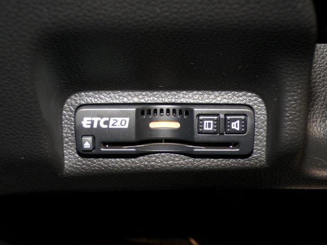 ヴェゼル ｅ：ＨＥＶＰＬａＹ　Ｂｌｕｅｔｏｏｔｈ接続全周囲カメラ電動リアゲートワイヤレス充電器シートヒータードラレコＥＴＣインターナビフルセグＴＶ純正アルミホイールスマートキー　衝突被害軽減ブレーキ　カーテンエアバッグ　Ｐセンサー（7枚目）