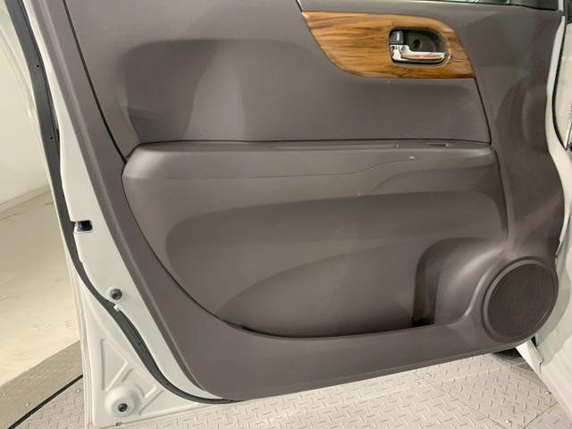 Ｎ－ＯＮＥ セレクト　フルセグＴＶ　メモリナビ　ＨＩＤ　シートヒーター　禁煙　イモビ　スマートキー・プッシュスタート　横滑防止　整備記録簿　パワーウインドウ　キーレススタートシステム　カーテンエアバック　Ｗエアバッグ（23枚目）